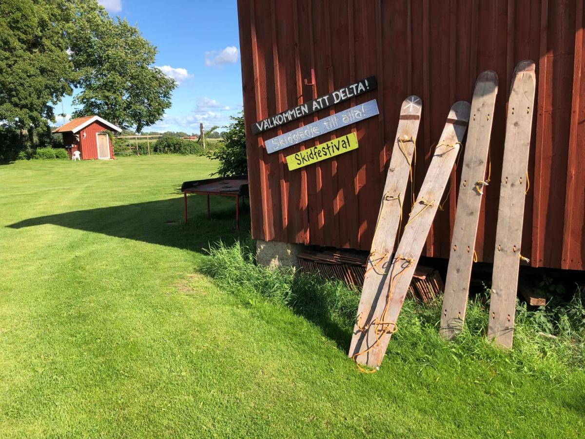 Aeventyrsgardens Vandrarhem, Kinnekulle Källby Buitenkant foto