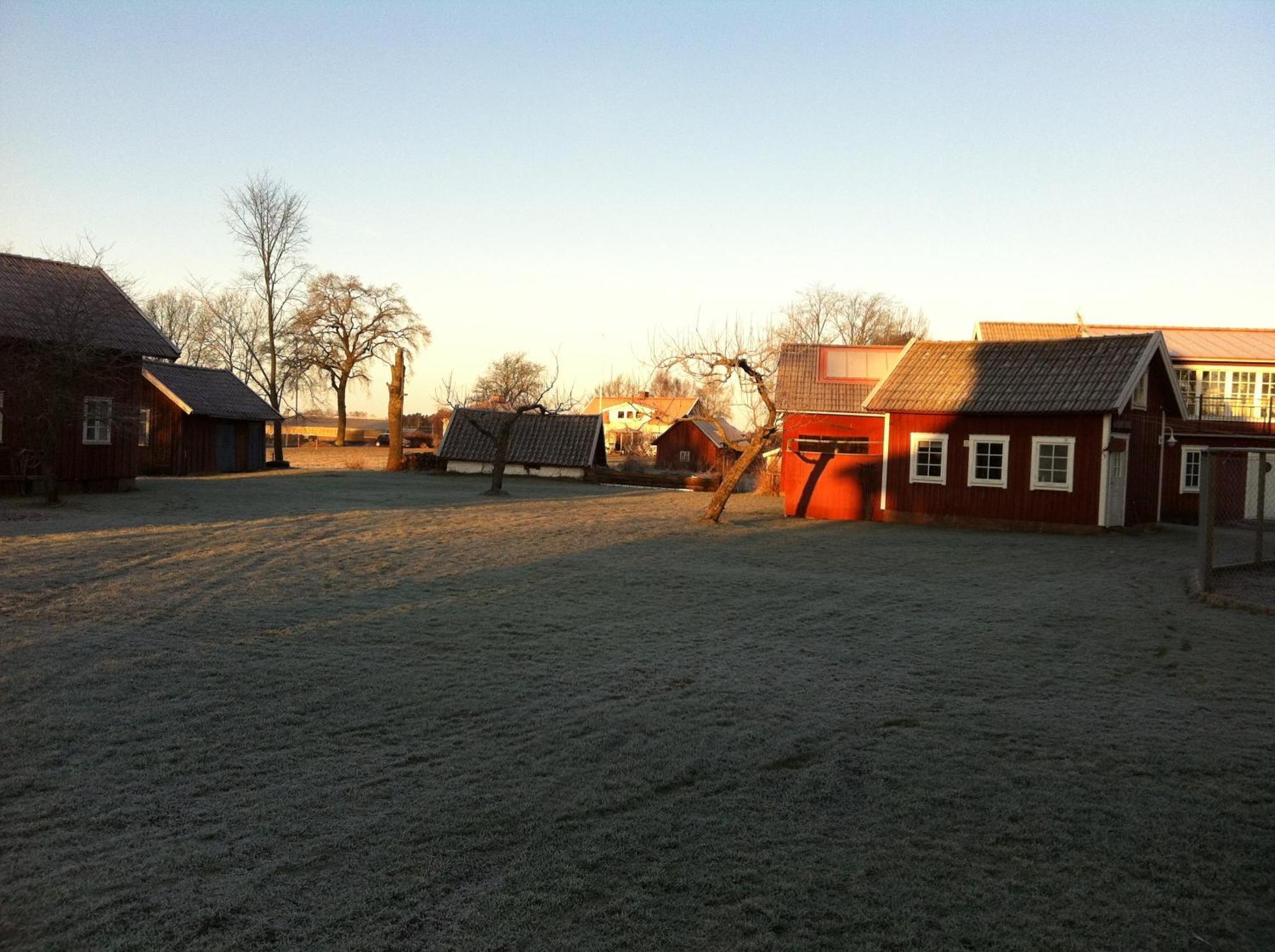 Aeventyrsgardens Vandrarhem, Kinnekulle Källby Buitenkant foto
