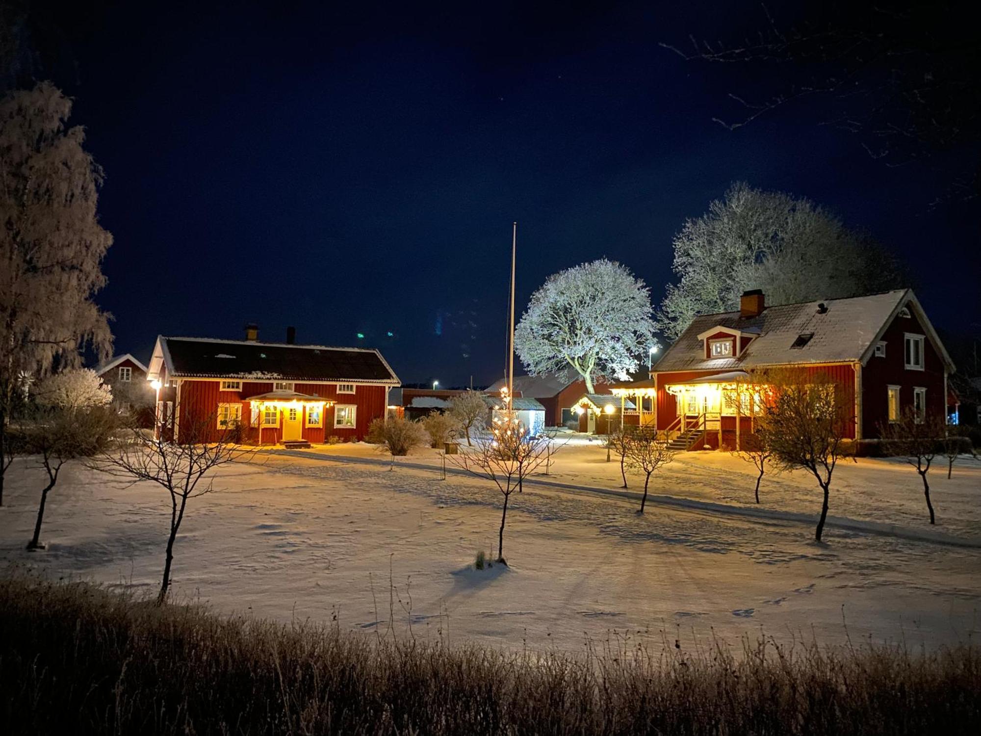 Aeventyrsgardens Vandrarhem, Kinnekulle Källby Buitenkant foto