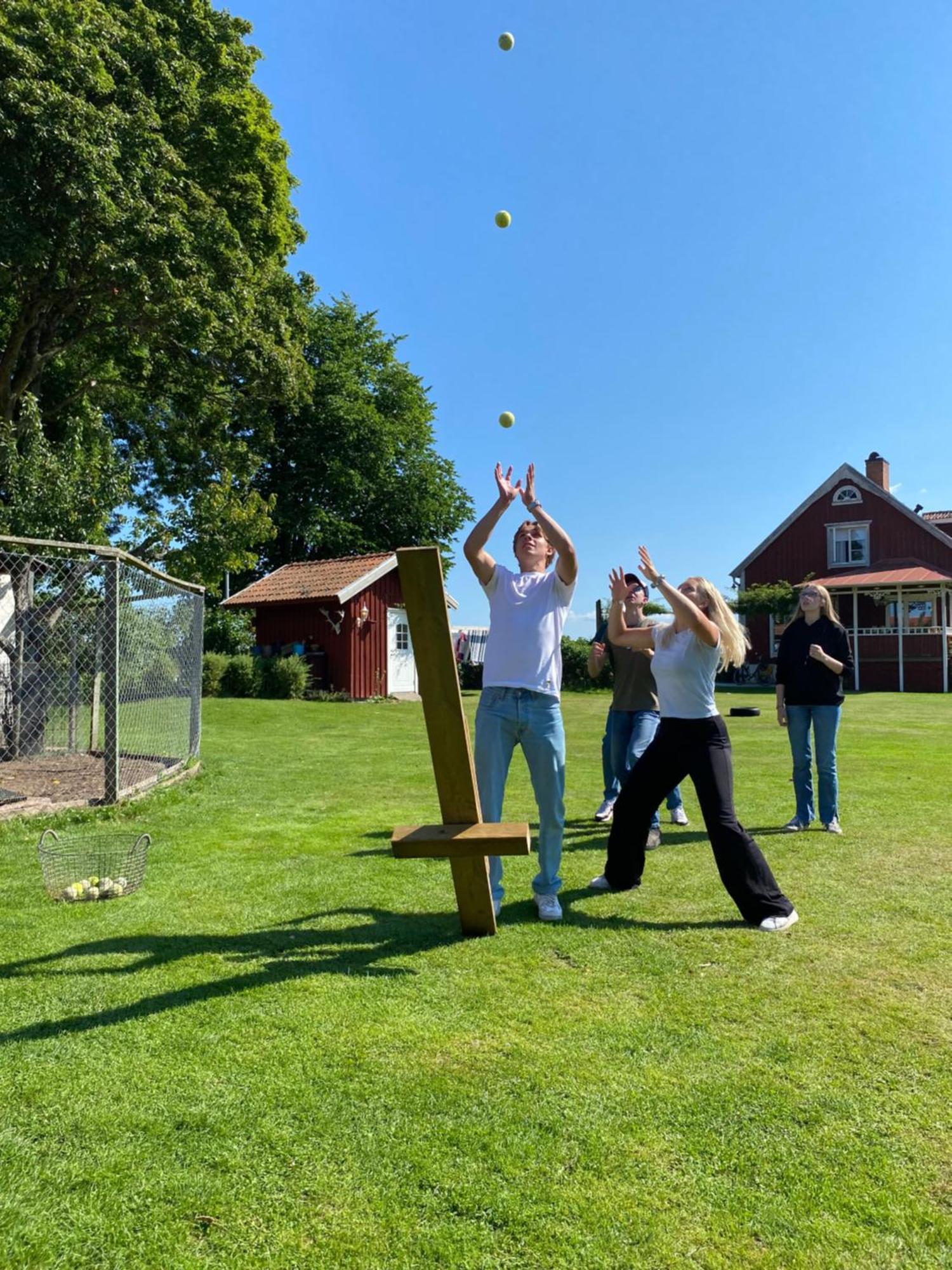 Aeventyrsgardens Vandrarhem, Kinnekulle Källby Buitenkant foto