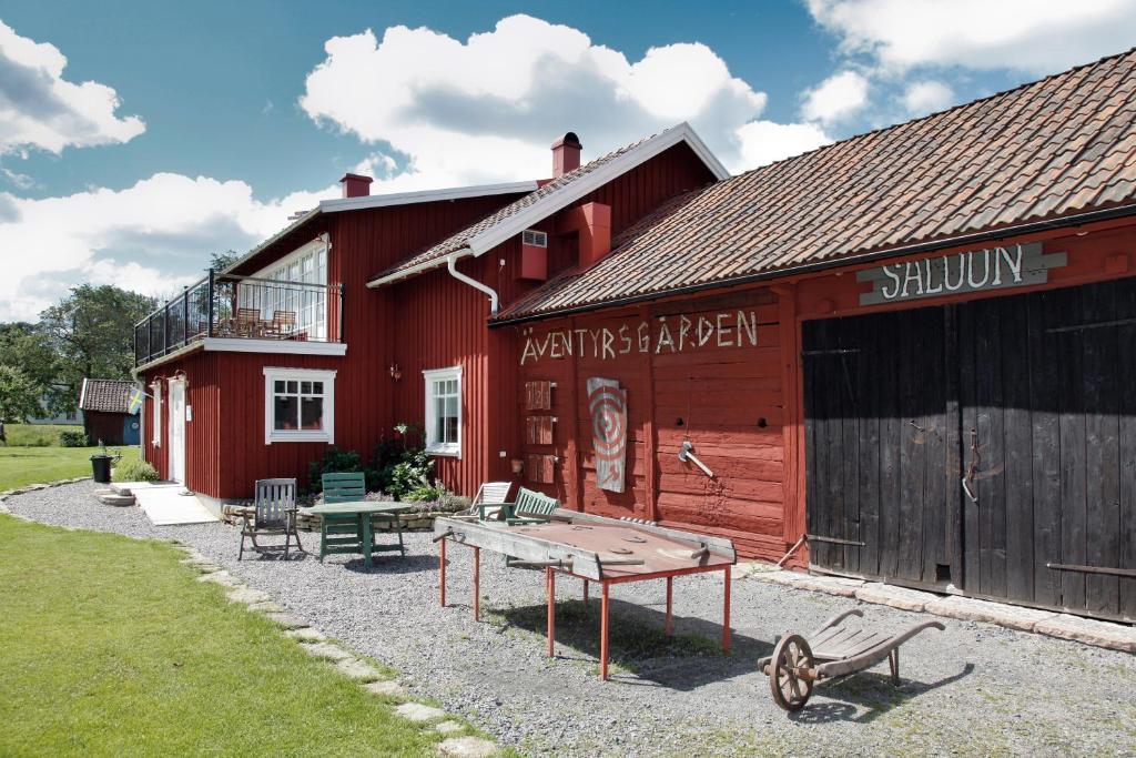 Aeventyrsgardens Vandrarhem, Kinnekulle Källby Buitenkant foto