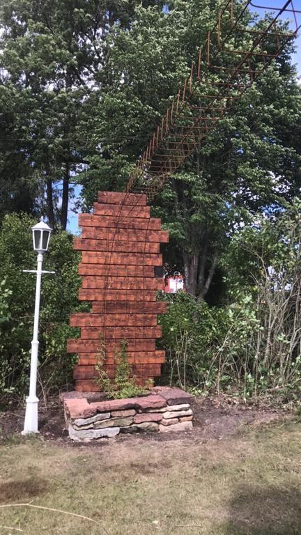 Aeventyrsgardens Vandrarhem, Kinnekulle Källby Buitenkant foto